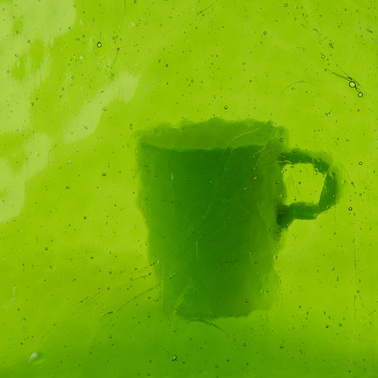 Plaque de verre vert citron néon texturée