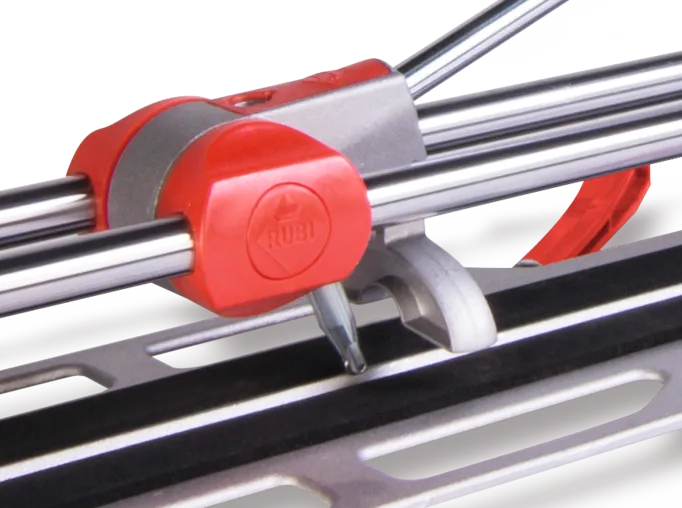 Detail of the cutting head of the Rubi STAR 42 tile cutter