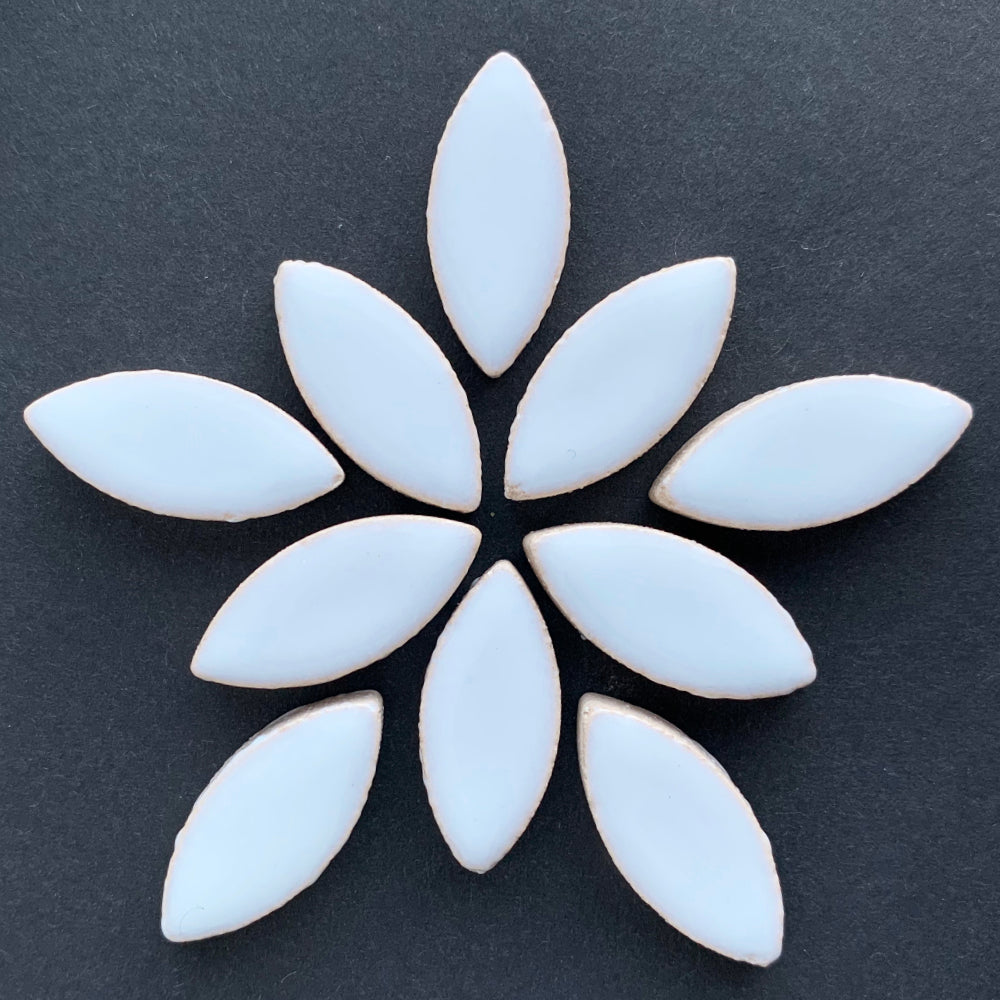Ceramic Petals 25mm White