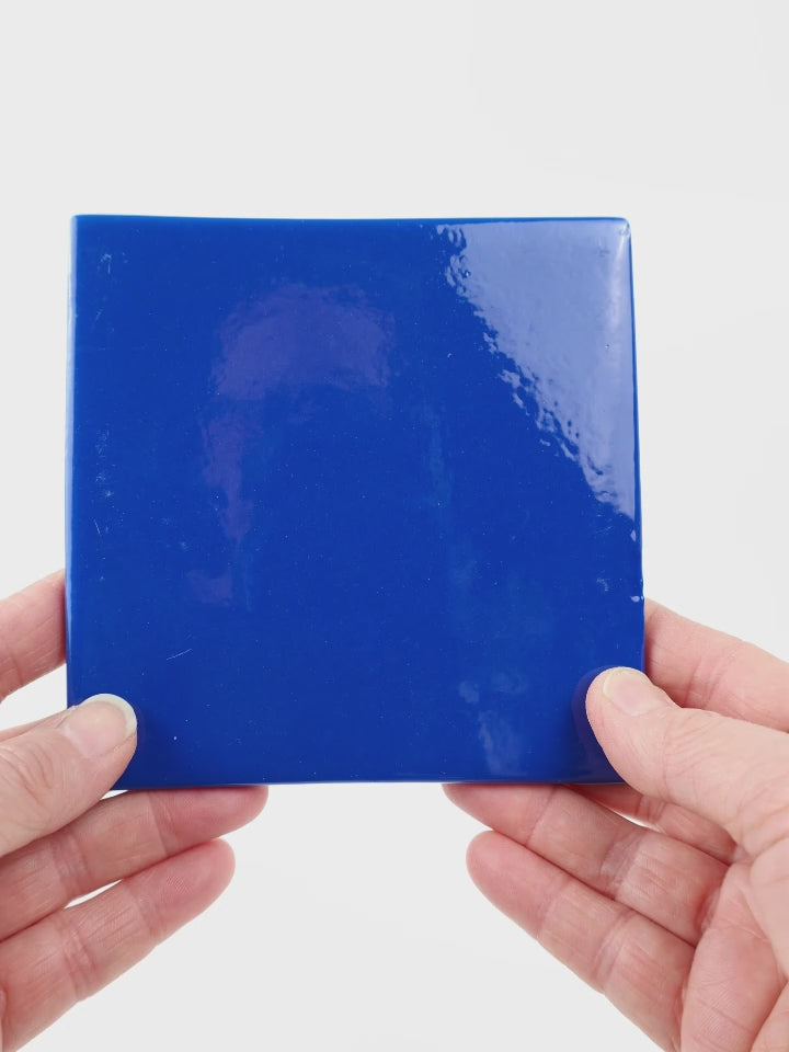 Video showing Morasutti Smalti mosaic tile – blue – 11.5 x 11.5 cm, rotated to show full tile