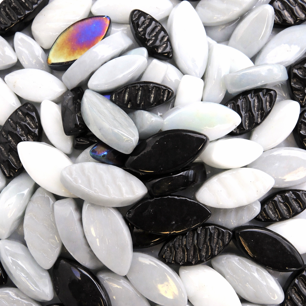 Petals Black White Mix