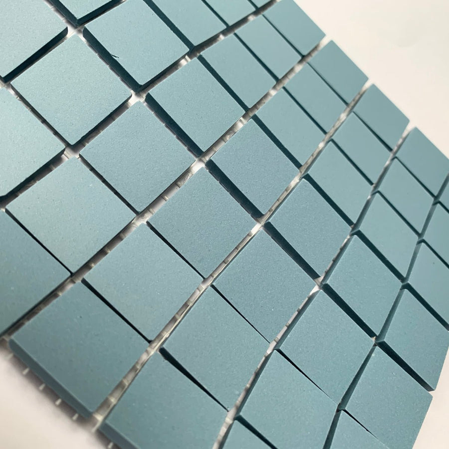 Winckelmans Bleu – carreaux de mosaïque mats de 20x20 mm sur filet